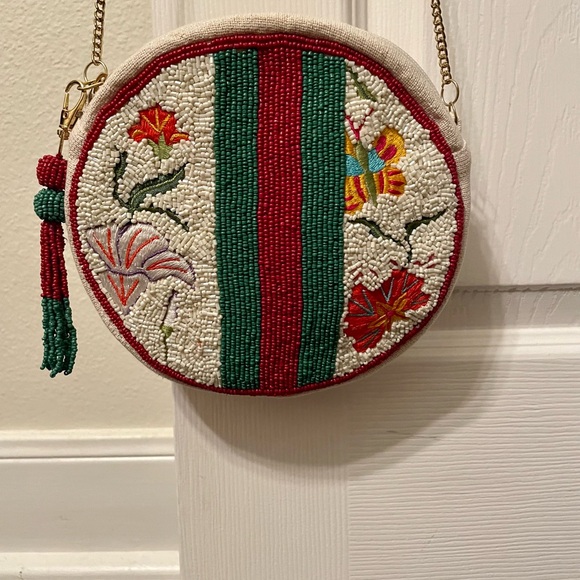 NWT- Circle Crossbody Seed Bead floral, butterfly and stripe bag purse - Picture 9 of 12